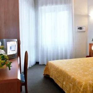 Szálloda Engadina, Como