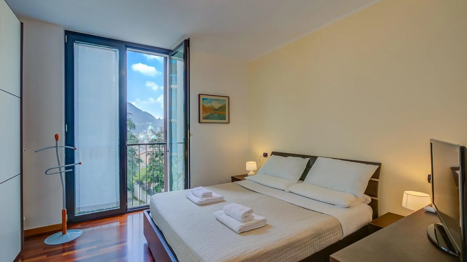 Emma'S Apartment - Cathedral View Como